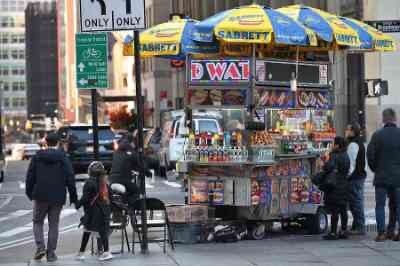 A typical New York City food cart
